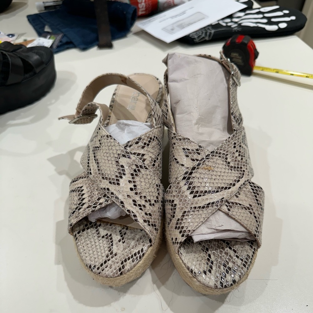 Bar111 snakeskin thick strap, raffia platform sandal 10 m. worn once looks new